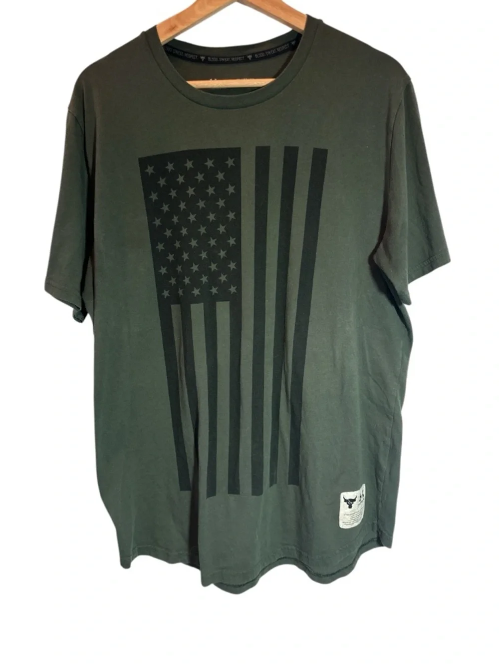 Under Armour Freedom Mens UA Project Rock Olive Green Flag USA T-Shirt Sz XL